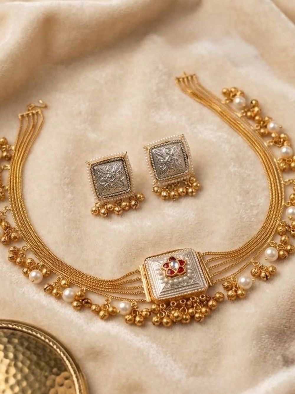 Gold and Silver Traditional Pendant Necklace Set with Pearls